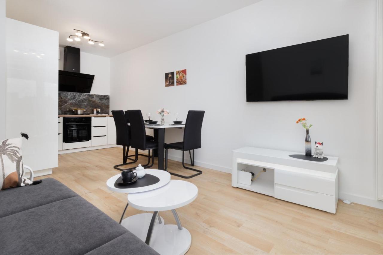 Plac Unii Apartment Gdynia By Noclegi Renters Buitenkant foto